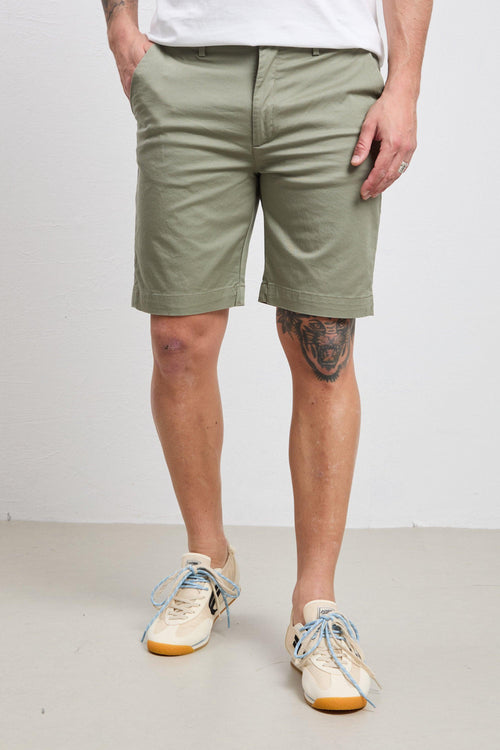 3149 Bermuda chino verde