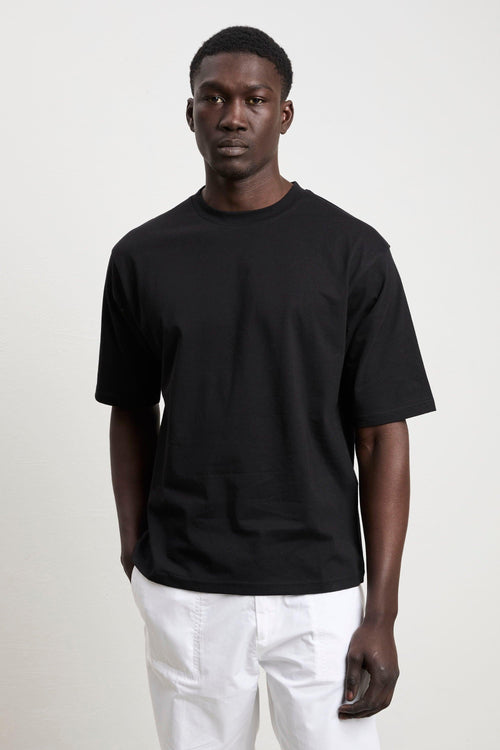 3433 T-shirt over nera