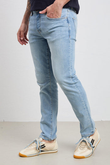 3158 Jeans slim lavaggio chiaro - 4