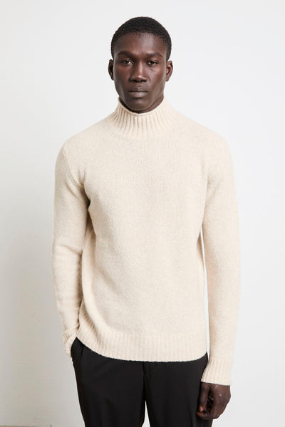 2233 Maglione beige collo a vulcano