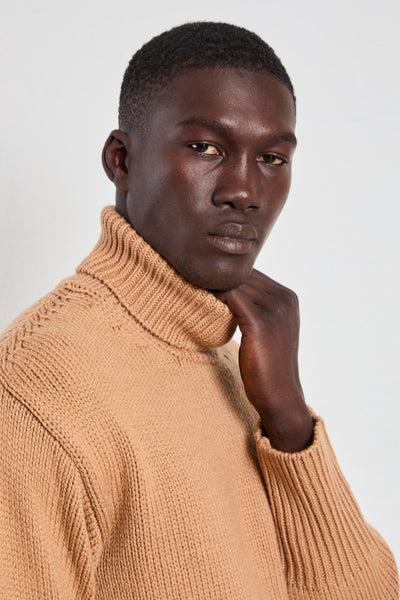 2245 Dolcevita cammello