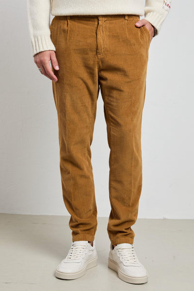 2159 Pantalone caramello velluto