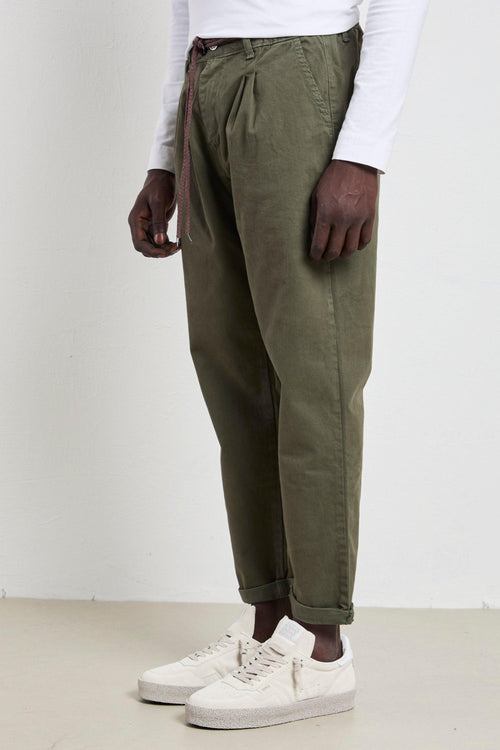 2452 Pantalone corda verde