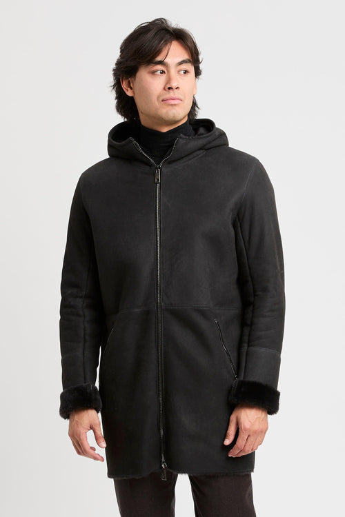 Montone lungo con cappuccio in pelle d'agnello