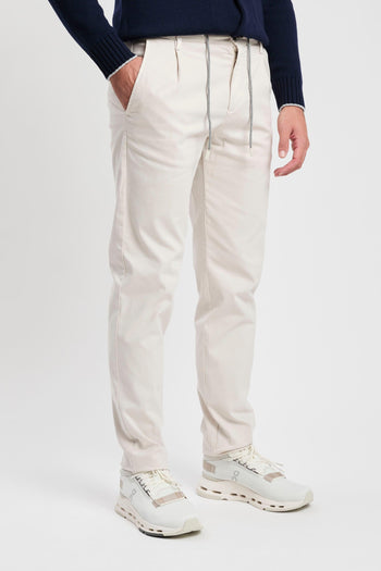 Pantalone con pince in cotone stretch - 4