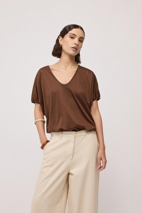T-shirt con scollo a V