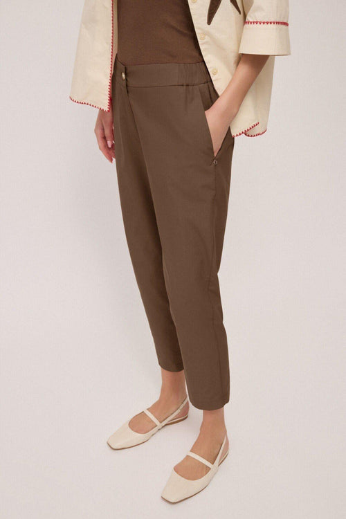 Pantalone carrot in popeline