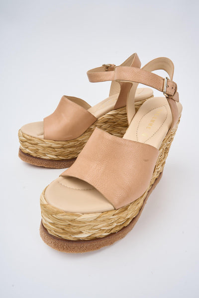 Zeppa Nude Donna