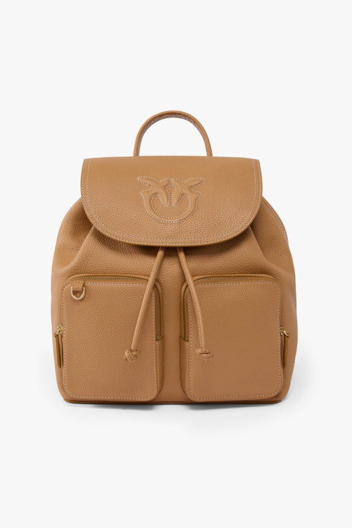 Zainetto in pelle bottalata con tasche e maxi logo ricamato