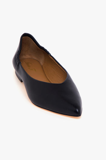 Ballerina . in pelle con scollo a "V" - 4