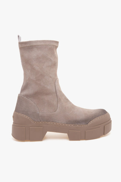 Tronchetto Vic Matiè in camoscio con gambale stretch e suola in gomma