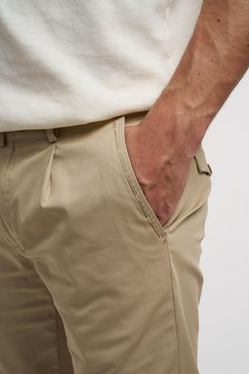 Pantalone in cotone con pince - 6