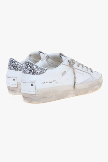 Sneaker SK8 Deluxe in pelle con talloncino in glitter e lacci strass - 3