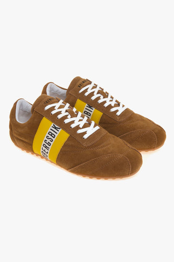 Sneaker soccer in camoscio con fascia laterale in pelle gialla - 2