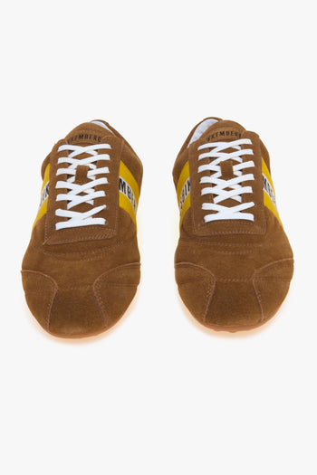 Sneaker soccer in camoscio con fascia laterale in pelle gialla - 5