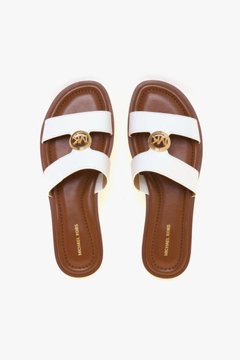 Sandalo Erin Flat in pelle con doppia fascia unita da logo MK dorato - 5