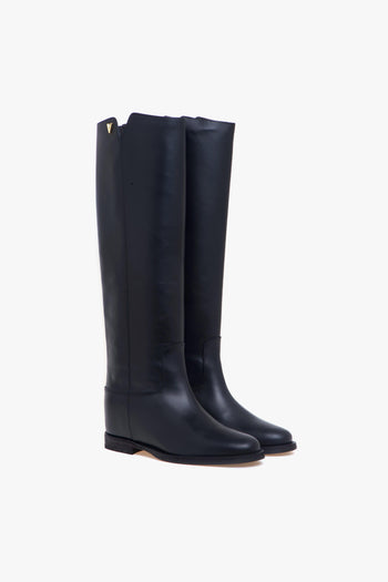 Stivale in pelle con zeppa interna e mini logo "V" gold - 2