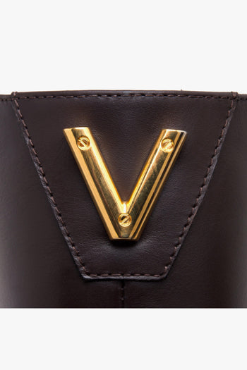 Stivale in pelle con zeppa interna e "V" media applicata dietro - 4