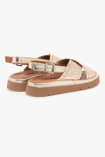 Sandalo in pelle intrecciata laminata con doppia fascia incrociata - 3
