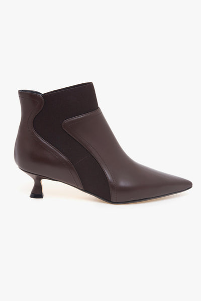 Tronchetto . in pelle con gambale elasticizzato e tacco 50 mm