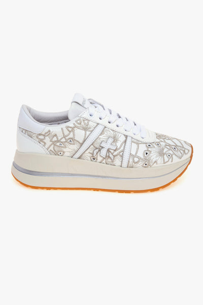 Sneaker Bethcoin in pelle foarata con ricami floreali