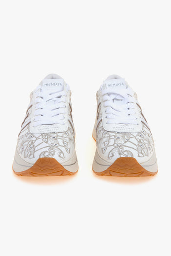 Sneaker Bethcoin in pelle foarata con ricami floreali - 5