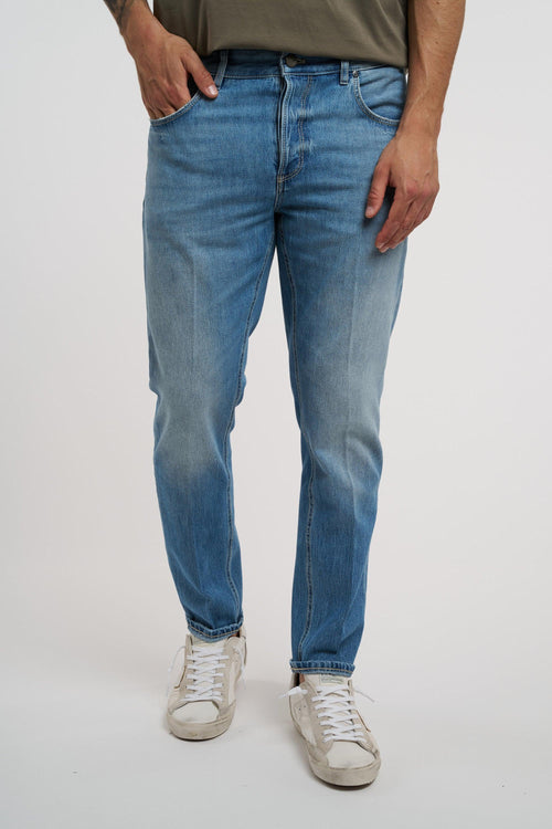 Jeans in denim chiaro tapered fit
