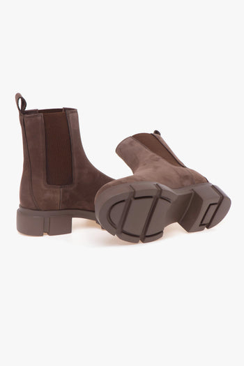 Chelsea boot in nabuck con suola in gomma - 4