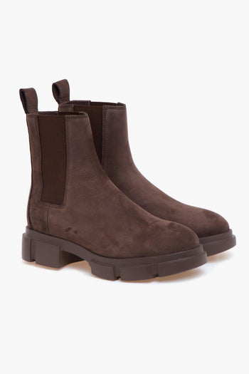 Chelsea boot in nabuck con suola in gomma - 2