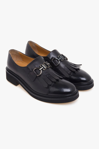 Scarpa montate in pelle con frangia e morsetto - 2