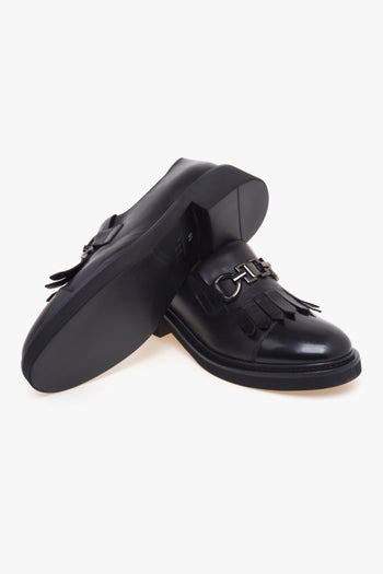 Scarpa montate in pelle con frangia e morsetto - 4