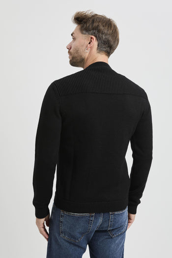 Maglia girocollo a coste in lana vergine - 7