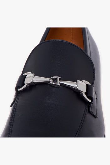 Mocassino in pelle con morsetto in metallo - 4