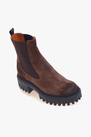 Chelsea boot in camoscio con suola in gomma - 4