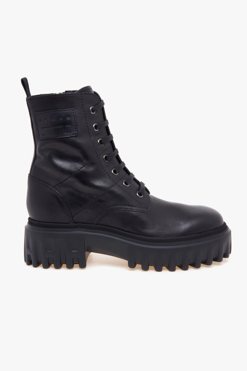 Anfibio in pelle con suola in gomma