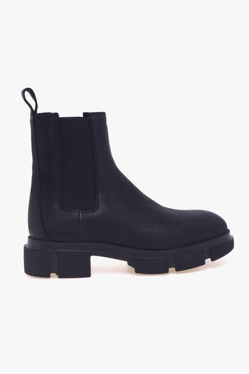 Chelsea boot in nabuck ingrassato con suola in gomma