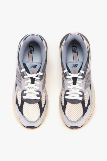 Sneaker 2010 in camoscio e tessuto GRIGIO - 5