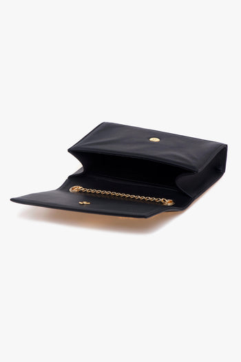 Tracolla in pelle con patta e "V" zigrinata gold - 3