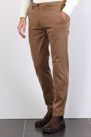 Pantalone Chino Basico Fango - 6