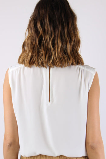 Jeanne Blusa Smanicata Catena Milk - 8