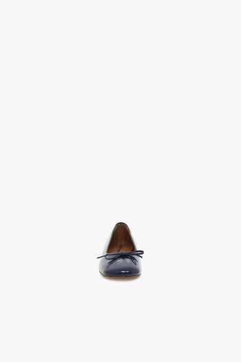 Scarpa bassa GUCCI FLAT in vernice blu - 4