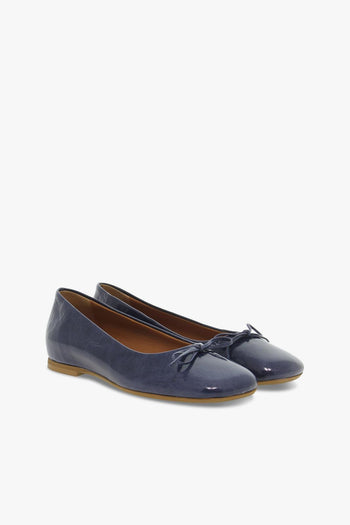 Scarpa bassa GUCCI FLAT in vernice blu - 5